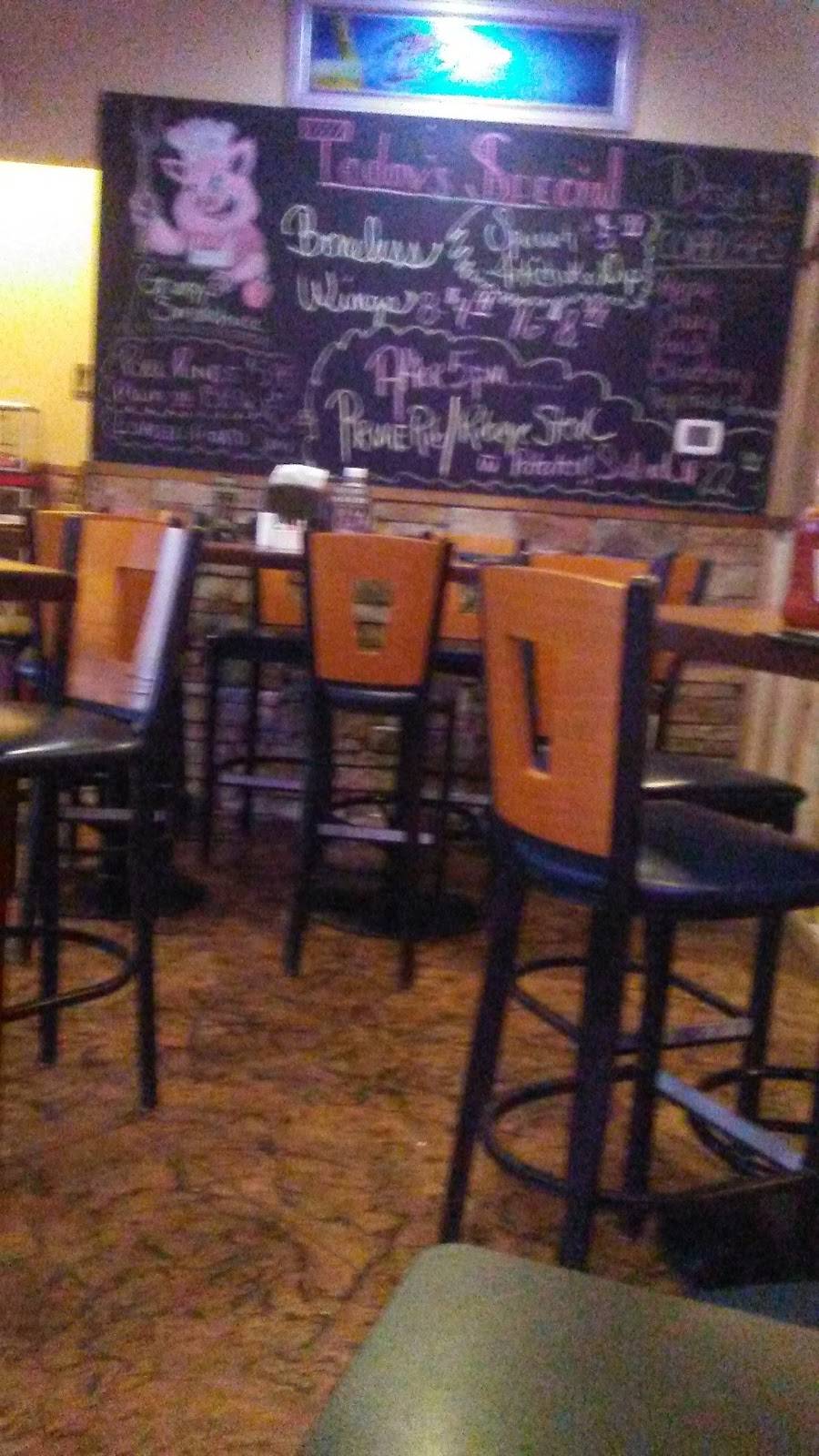 Grumpys Smokehouse | restaurant | 7335 Cox Dr, Carterville, IL 62918, USA | 6189972272 OR +1 618-997-2272