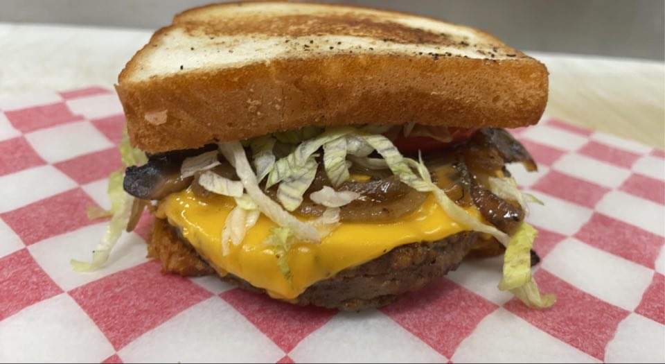 House of flavas | restaurant | 4905 Commercial Ave, Madison, WI 53704, USA | 6082847673 OR +1 608-284-7673