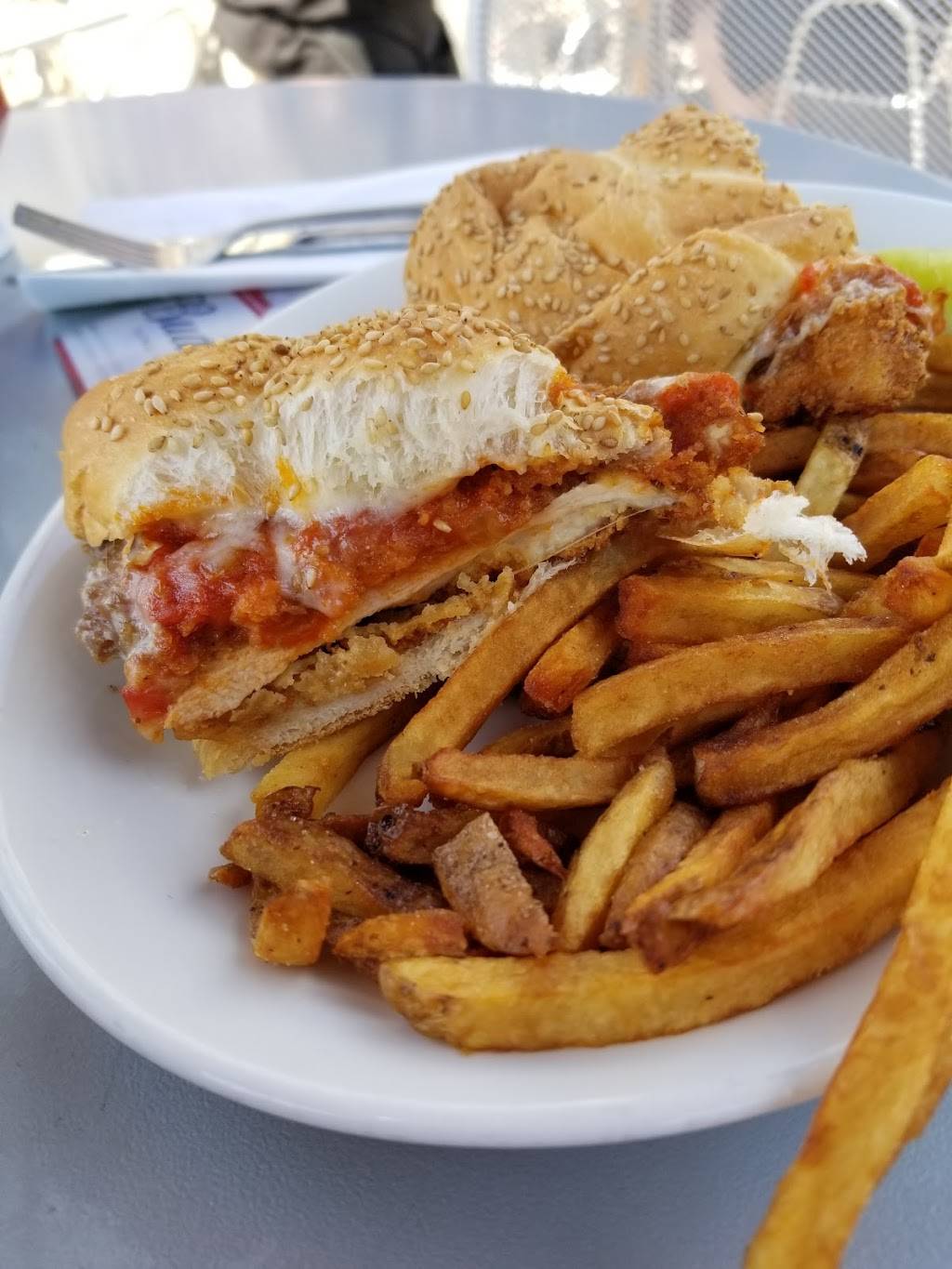 Friendly Reds | restaurant | 22 Haverhill Rd, Windham, NH 03087, USA | 6034377251 OR +1 603-437-7251