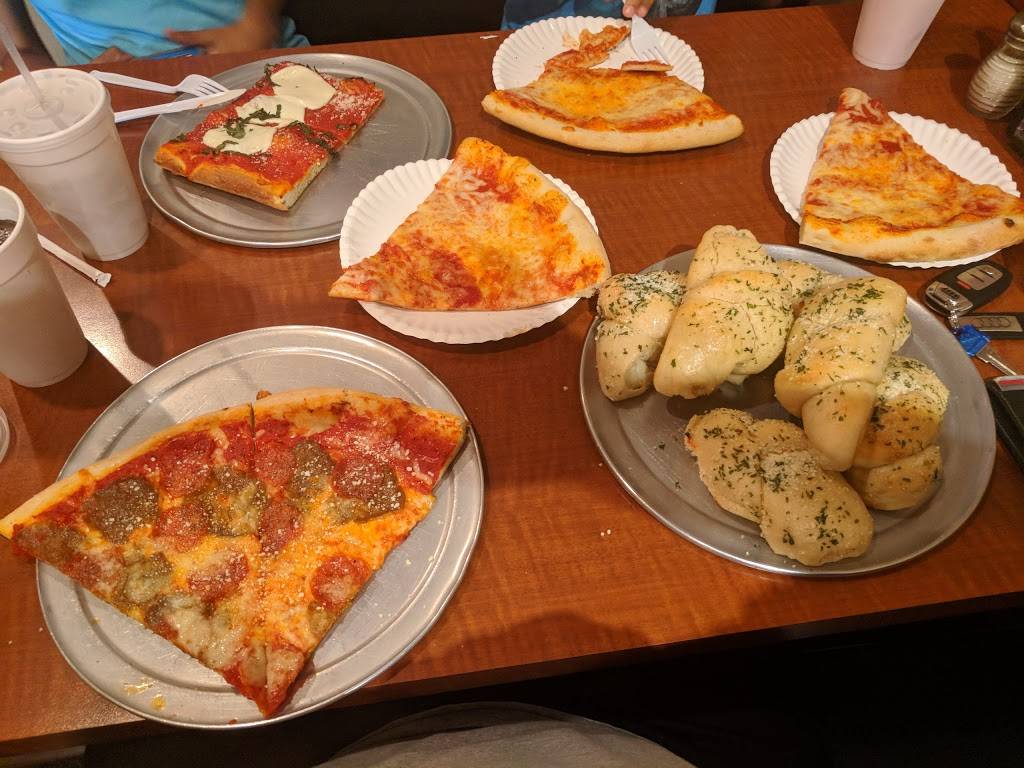 Annas Pizza | restaurant | 2281 SW Martin Hwy, Palm City, FL 34990, USA | 7722210061 OR +1 772-221-0061