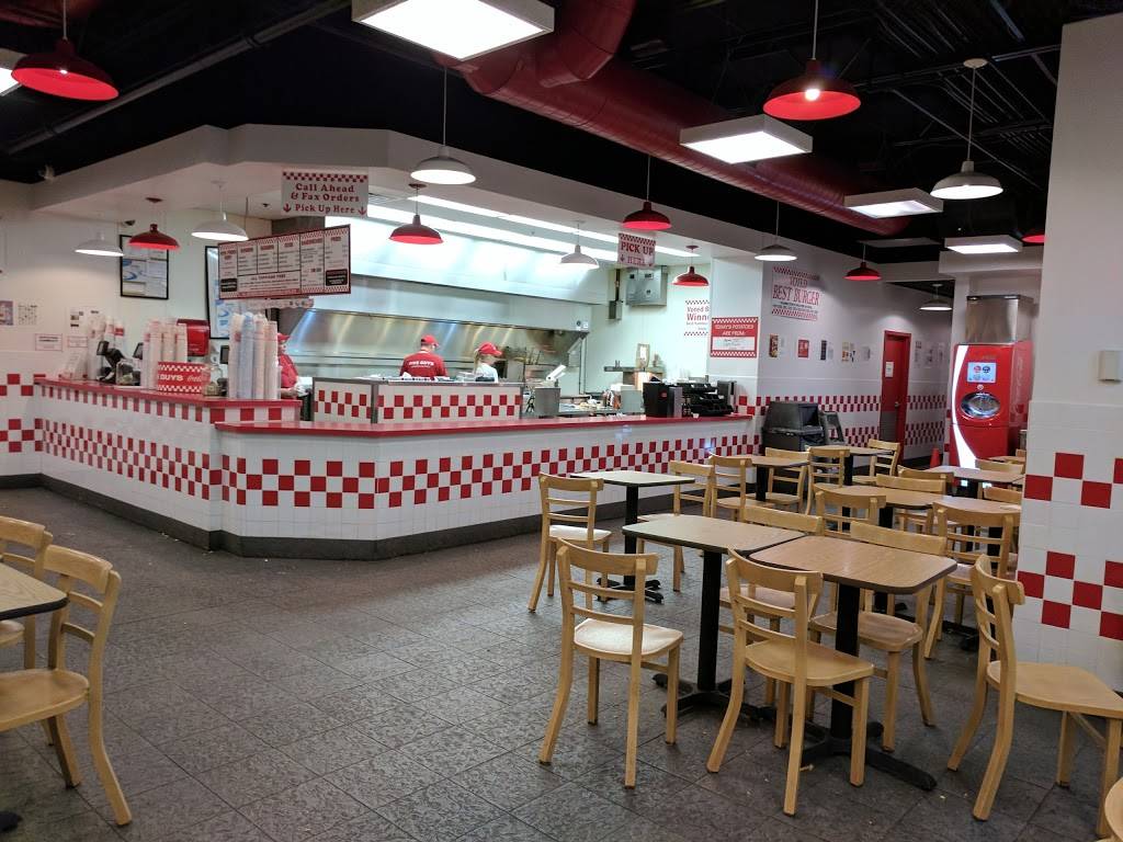 Five Guys | meal takeaway | 697 N 132nd St, Omaha, NE 68154, USA | 4024965366 OR +1 402-496-5366