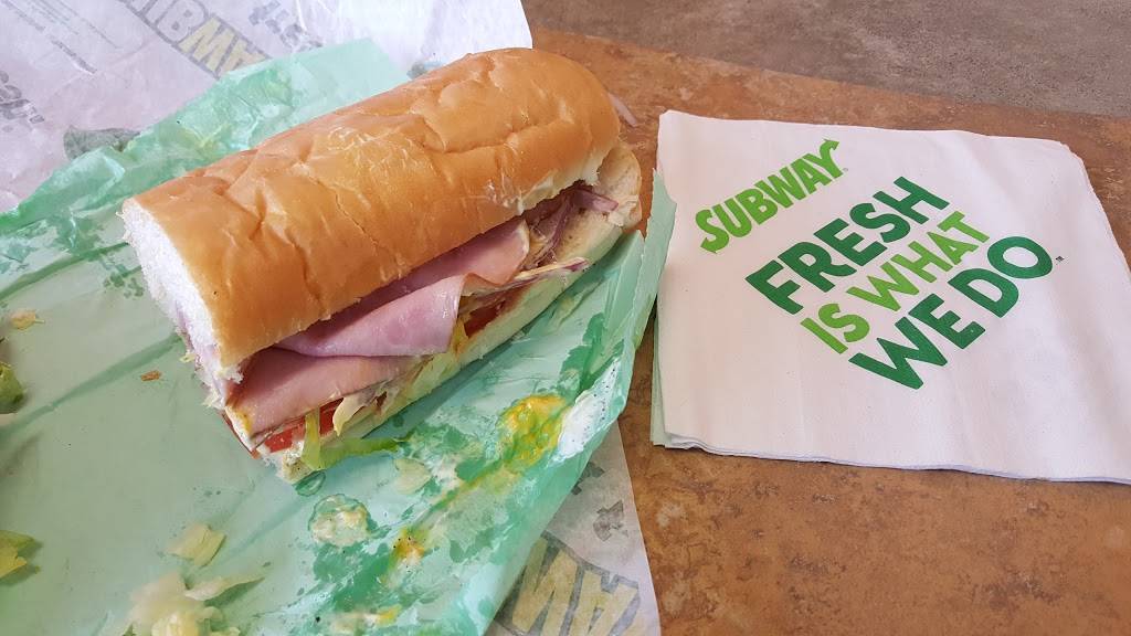 Subway | restaurant | 30222 Plymouth Rd, Livonia, MI 48150, USA | 7345226222 OR +1 734-522-6222