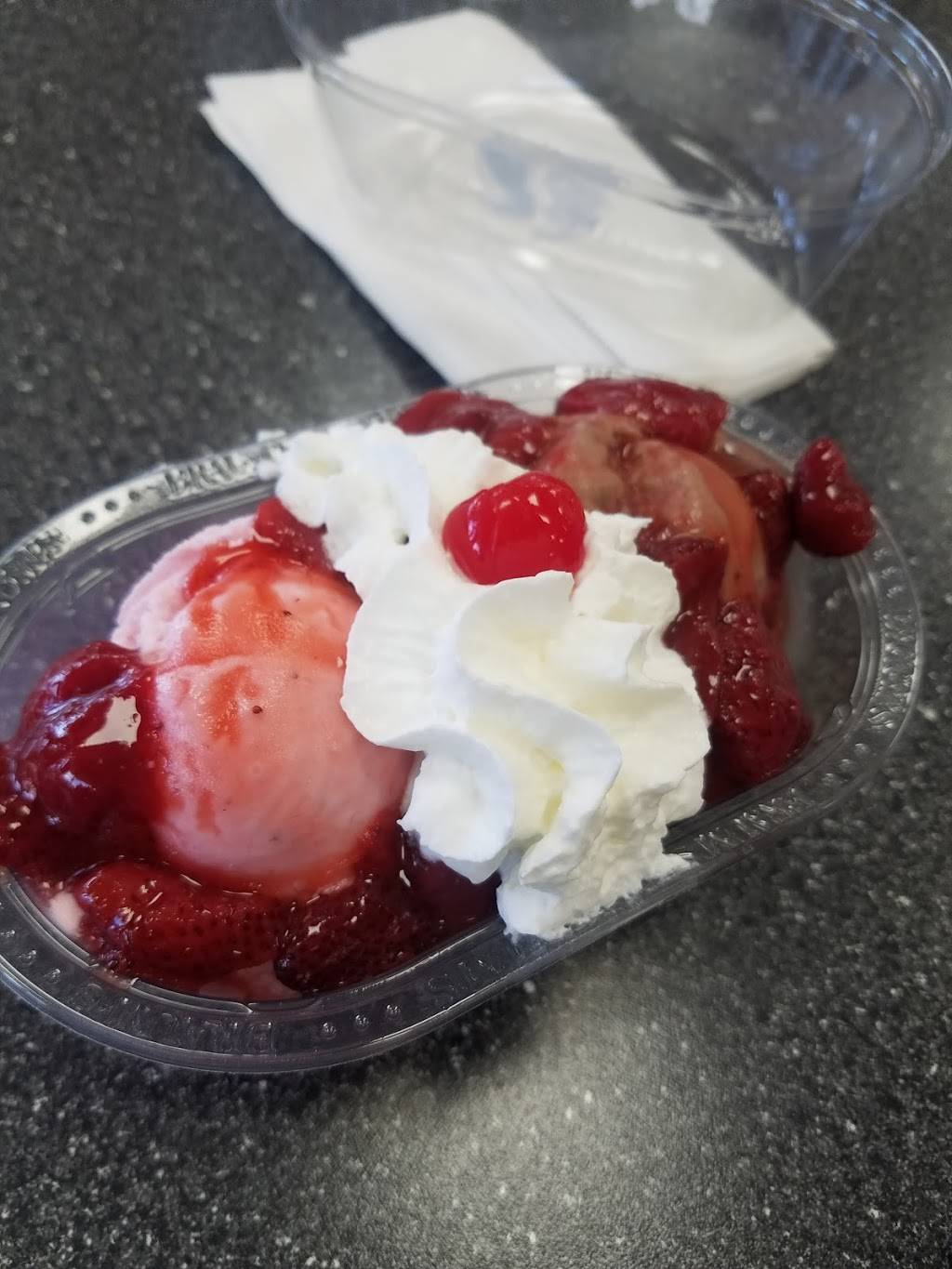 Braums Ice Cream & Burger Restaurant | restaurant | 7101 S Broadway Ave, Tyler, TX 75703, USA | 9035343973 OR +1 903-534-3973