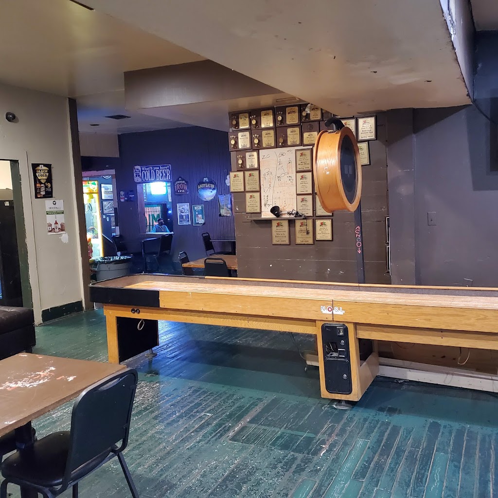 Micks Irish Pub | restaurant | 4801 Bienville Ave, New Orleans, LA 70119, USA | 5044829113 OR +1 504-482-9113