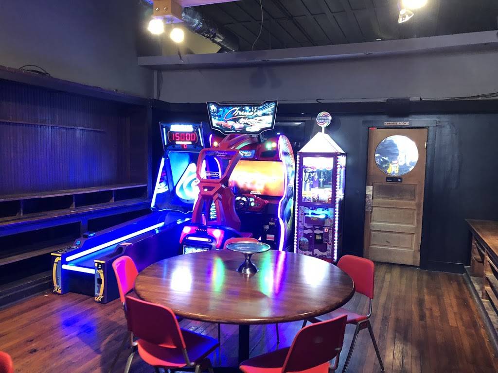 Hometown Classic Pizza | restaurant | 12 W Main St, Greenfield, IN 46140, USA | 3174625054 OR +1 317-462-5054