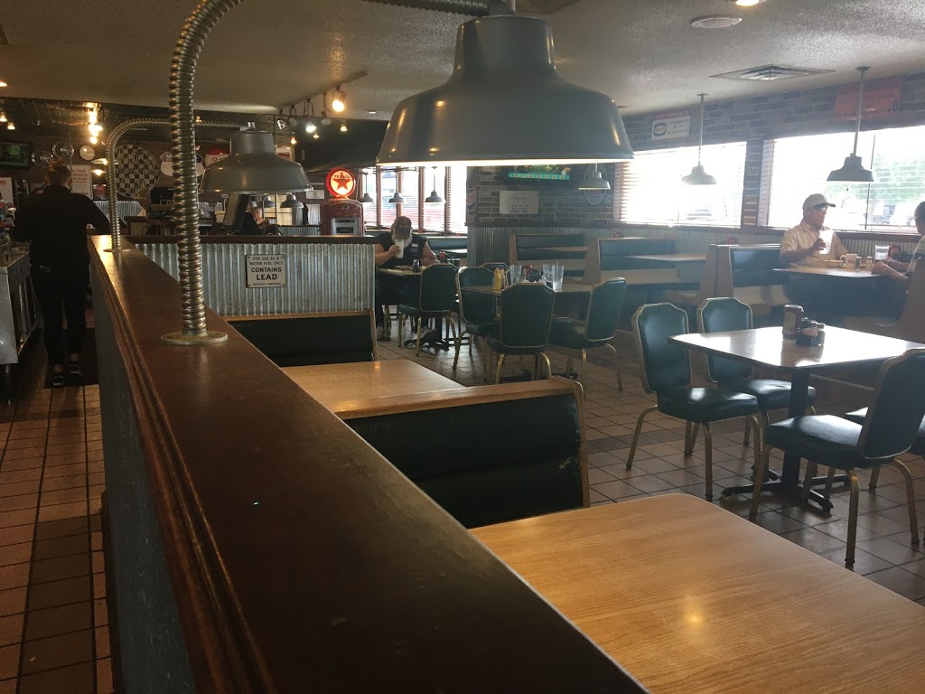 Marlins Family Restaurant | restaurant | 3850 N Cliff Ave, Sioux Falls, SD 57104, USA | 6053327259 OR +1 605-332-7259