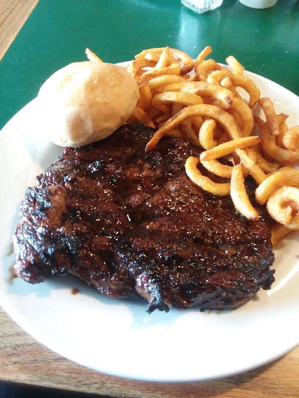 Cahoots Restaurant | restaurant | 114 Market St W, Fayetteville, TN 37334, USA | 9314331173 OR +1 931-433-1173