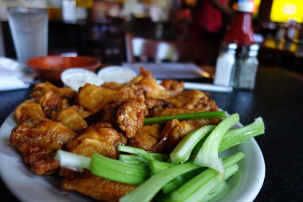 Frank & Teressas Anchor Bar | restaurant | 2-20 E North St, Buffalo, NY 14203, USA | 7168868920 OR +1 716-886-8920