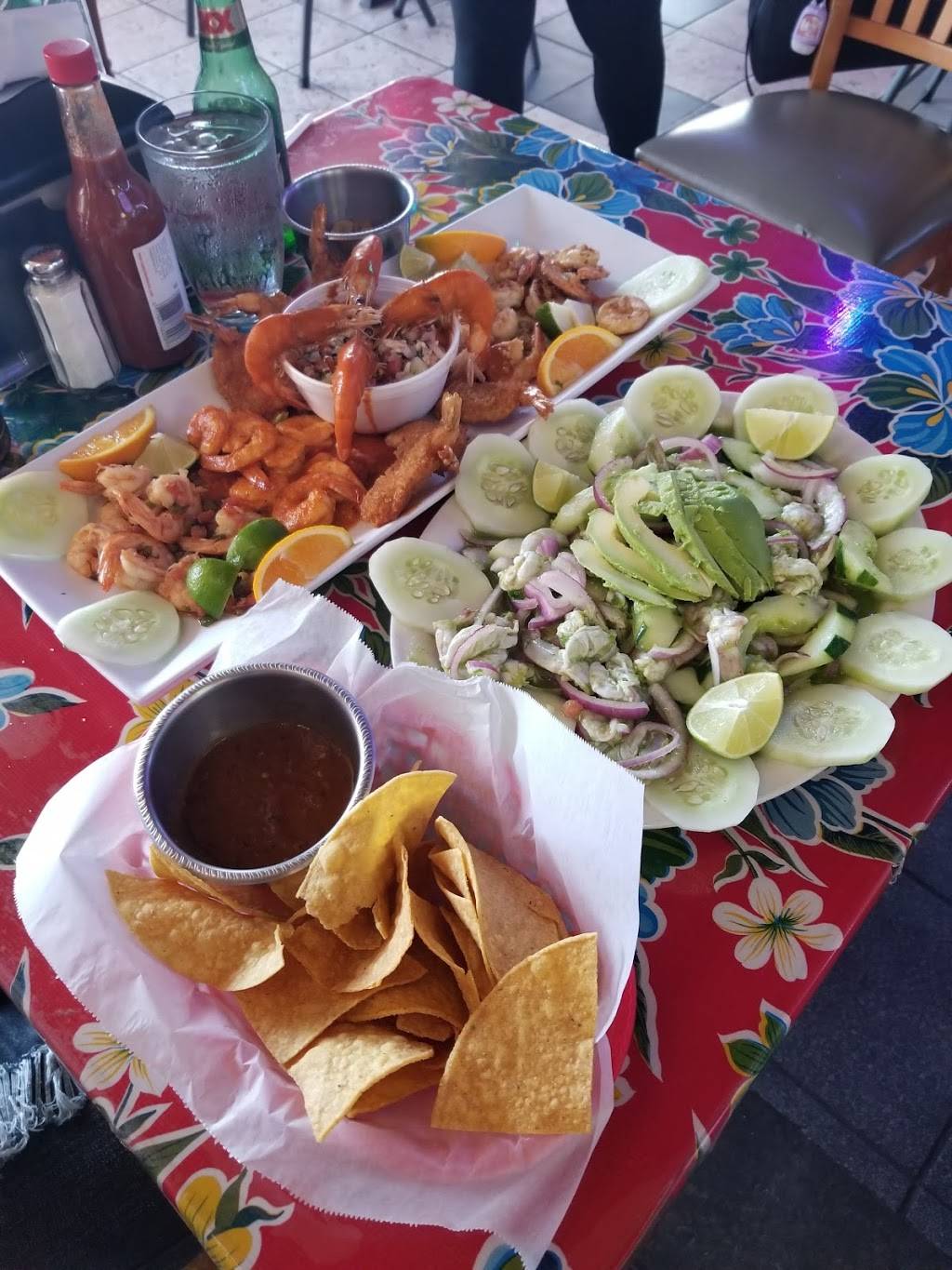 Taqueria El Chilo | restaurant | 311 E Lake St, Minneapolis, MN 55408, USA | 6123547346 OR +1 612-354-7346