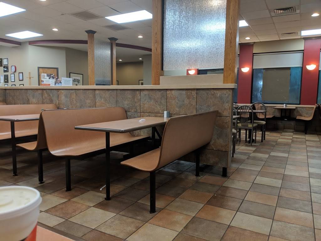 Jacks | restaurant | 520 E Main St, Henderson, TN 38340, USA | 7319895401 OR +1 731-989-5401