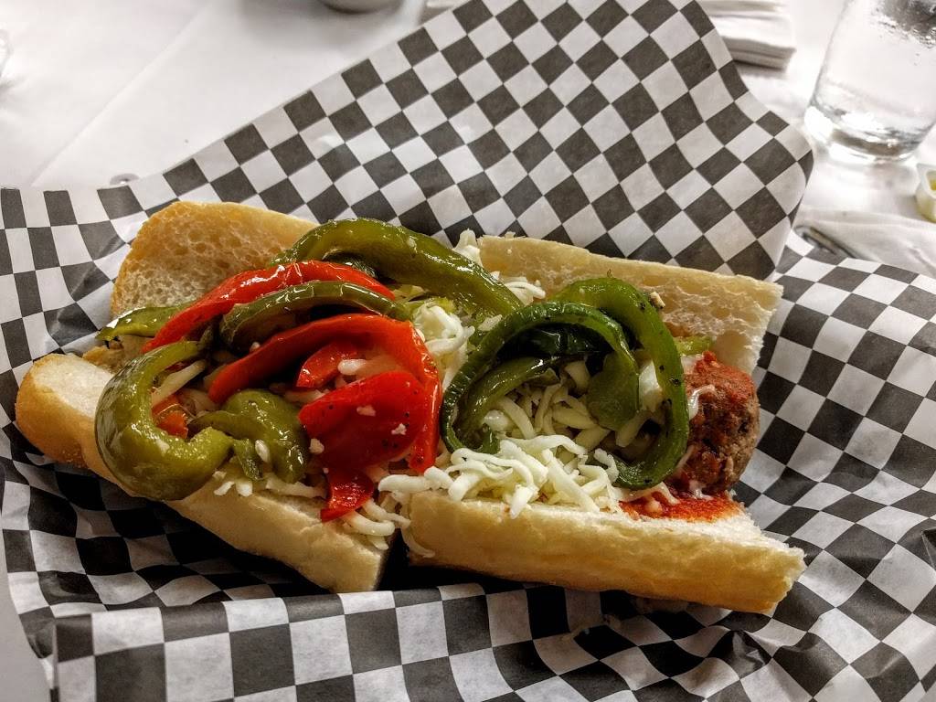 Gios Cafe and Deli | cafe | 2724 S Lowe Ave, Chicago, IL 60616, USA | 3122256368 OR +1 312-225-6368