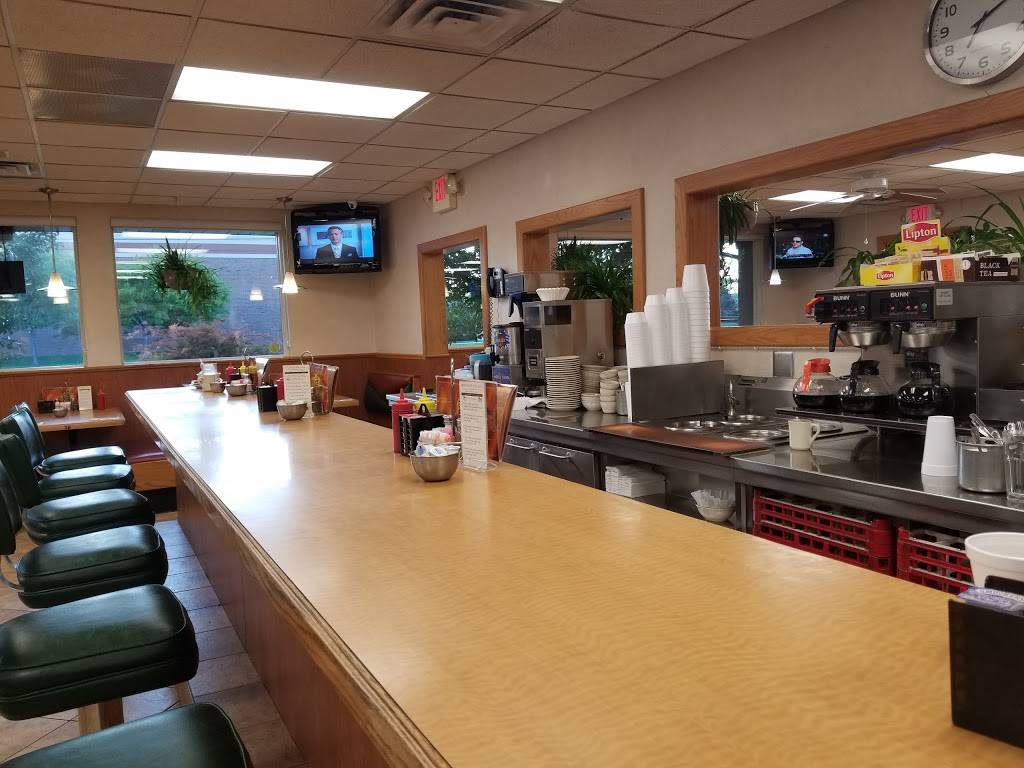 L Georges Coney Island | restaurant | 7335 N Middlebelt Rd, Westland, MI 48185, USA | 7344217500 OR +1 734-421-7500