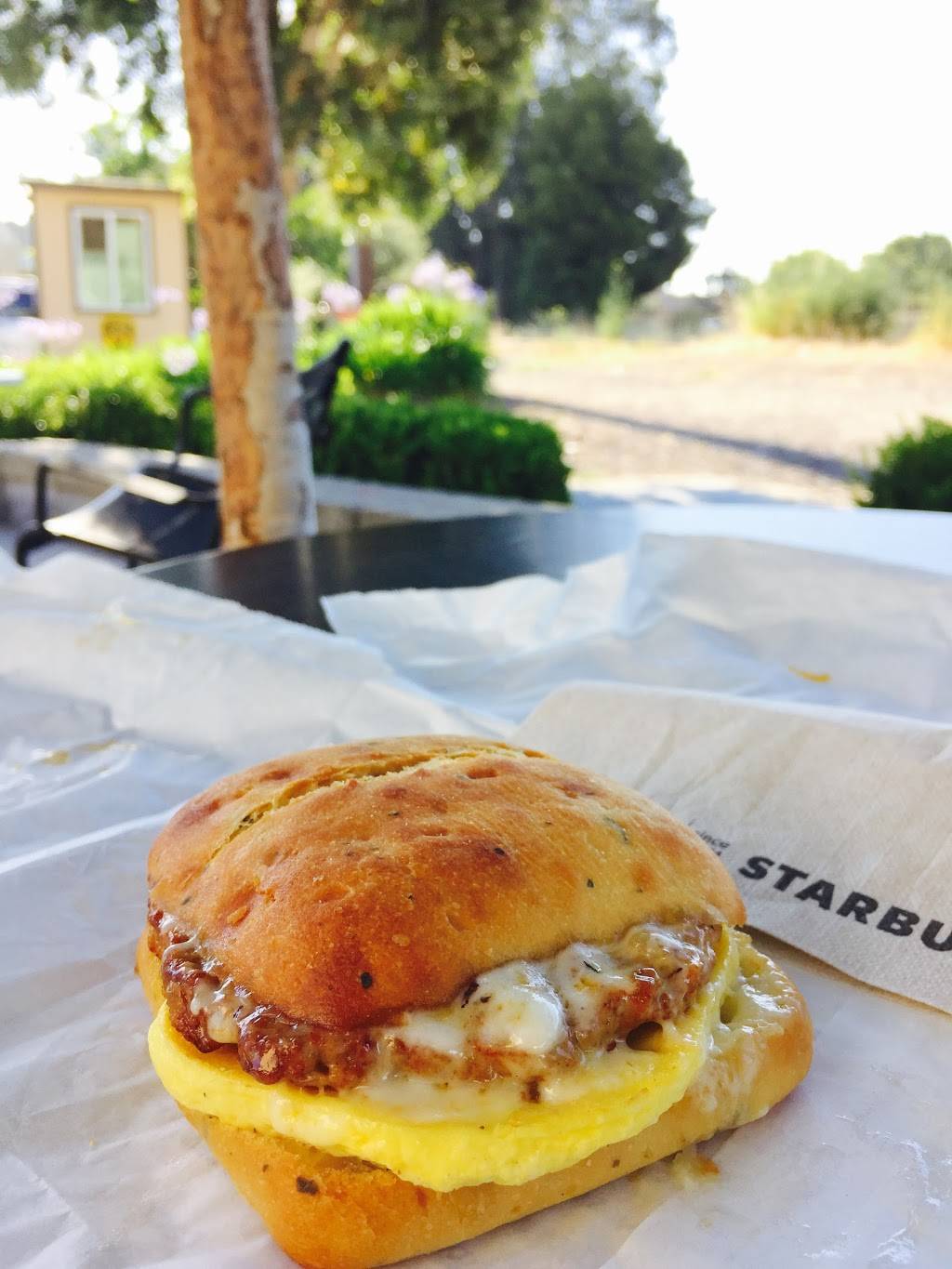 Starbucks | cafe | 2671 Blanding Ave D, Alameda, CA 94501, USA | 5103371091 OR +1 510-337-1091