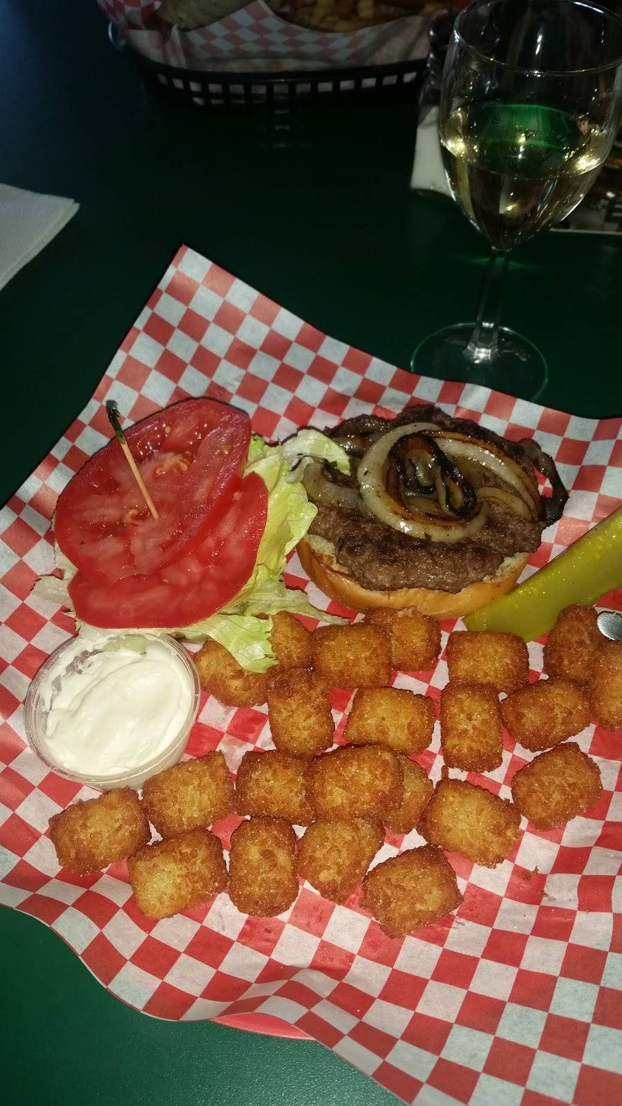 Keenans Bar (Keenans 620 Club) | restaurant | 620 7th St W, St Paul, MN 55102, USA | 6512273840 OR +1 651-227-3840