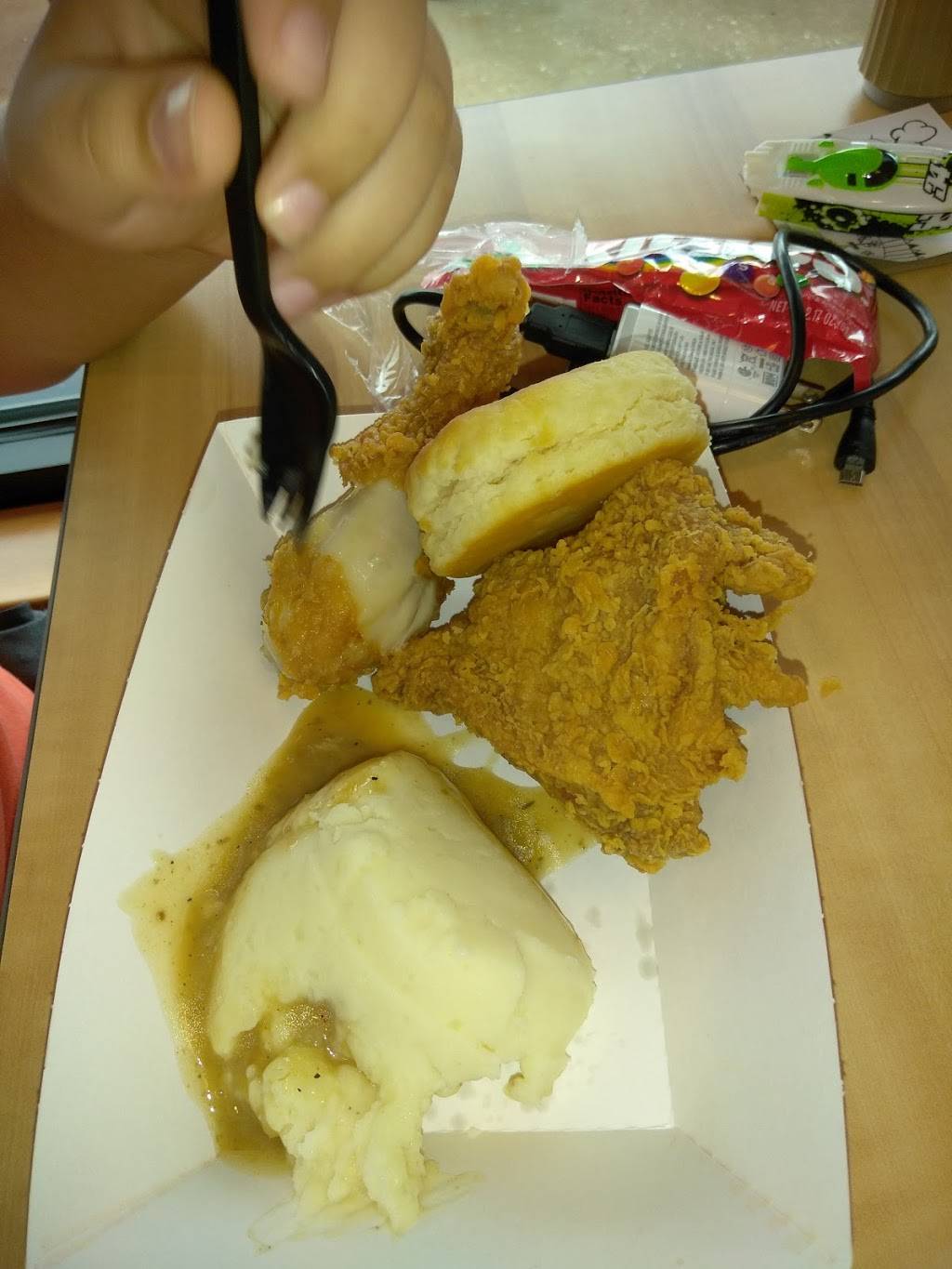 Popeyes Louisiana Kitchen | restaurant | 2450 McFarland Blvd, Northport, AL 35476, USA | 2053302660 OR +1 205-330-2660