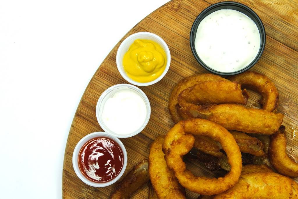 Speedys Pizza vs Roast Chicken | restaurant | 910 E Main St, Stamford, CT 06902, USA | 2035889198 OR +1 203-588-9198