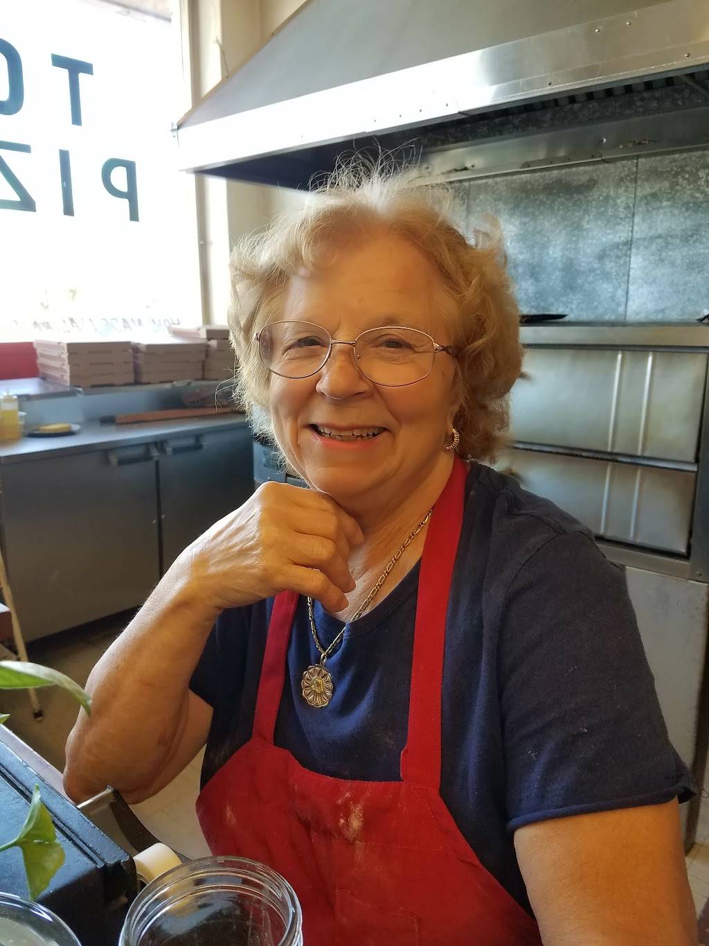 Tonys Pizzeria | restaurant | 413 W Shields Ave, Fresno, CA 93705, USA | 5592243344 OR +1 559-224-3344