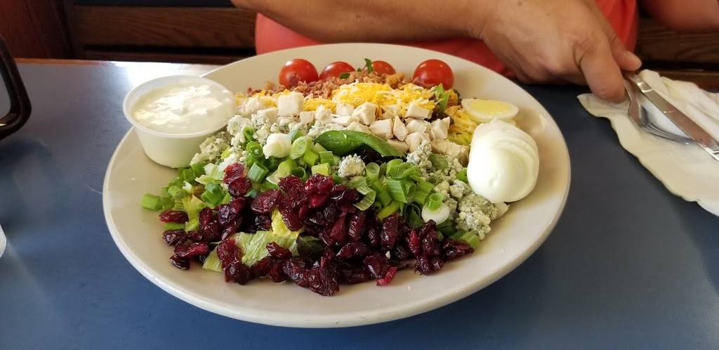 Darrows Family Restaurant | restaurant | 301 Louvingney St, Mackinaw City, MI 49701, USA | 2314365514 OR +1 231-436-5514