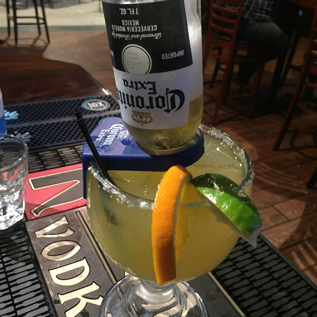 Fat Willys Kolb Rd & I-10 | restaurant | 8701 S Kolb Rd, Tucson, AZ 85756, USA | 5205745800 OR +1 520-574-5800