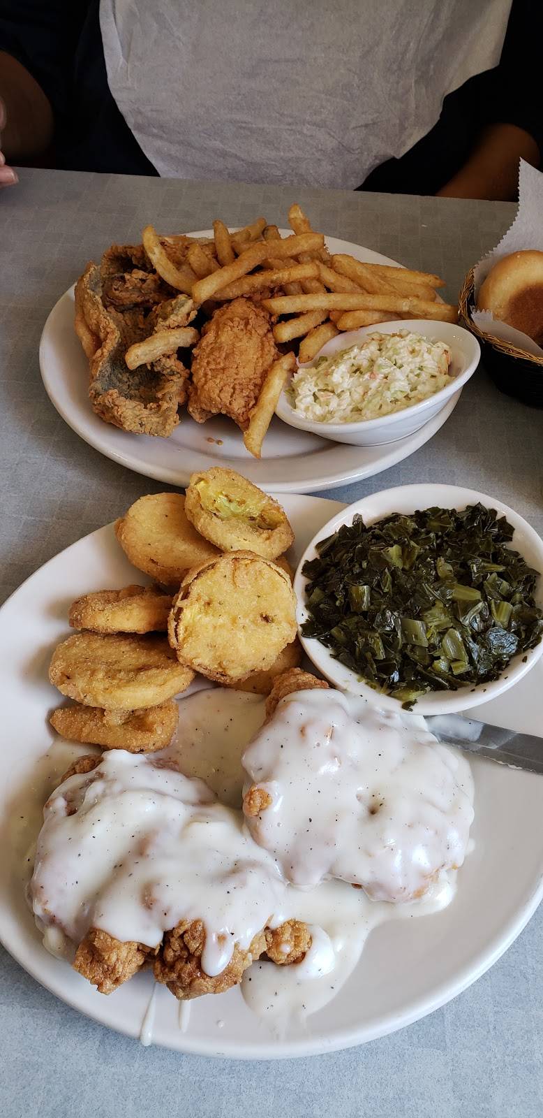 Sunflower Family Restaurant | restaurant | 5400 Statesville Rd, Charlotte, NC 28269, USA | 7044943533 OR +1 704-494-3533