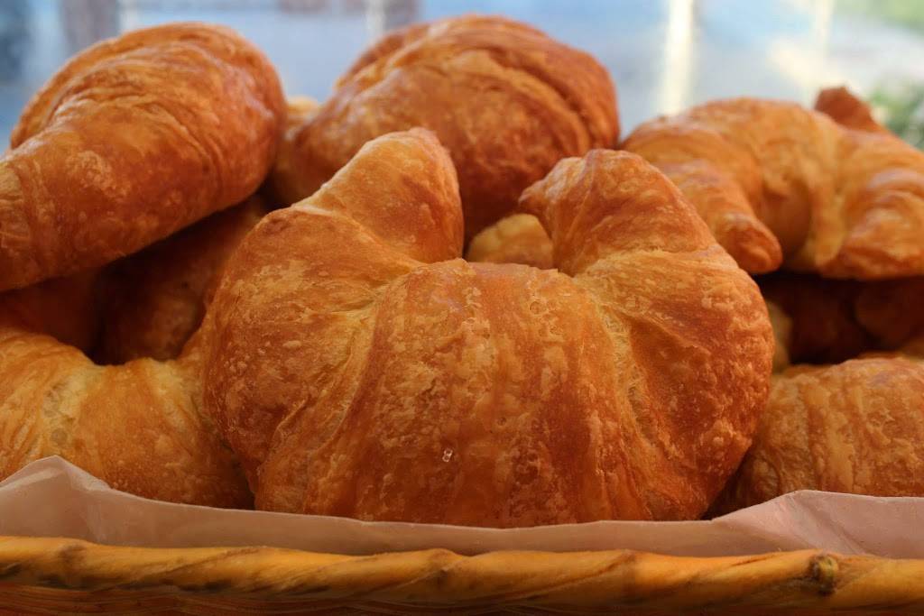 Martins Bakery | restaurant | B-, 2761 Markham Rd #15, Scarborough, ON M1X 0A4, Canada | 4165352323 OR +1 416-535-2323