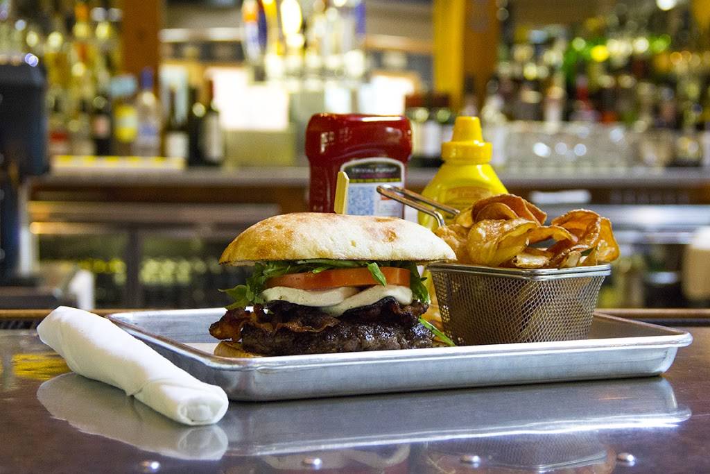 Falcons Nest | restaurant | 36 Amelia Village Cir, Fernandina Beach, FL 32034, USA | 9042775166 OR +1 904-277-5166