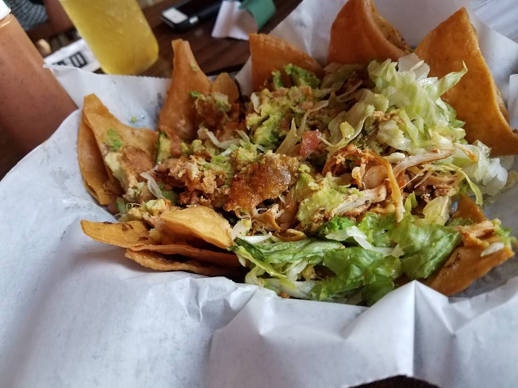 6th Street Dive | restaurant | 827 N 6th St, Lafayette, IN 47904, USA | 7657717105 OR +1 765-771-7105