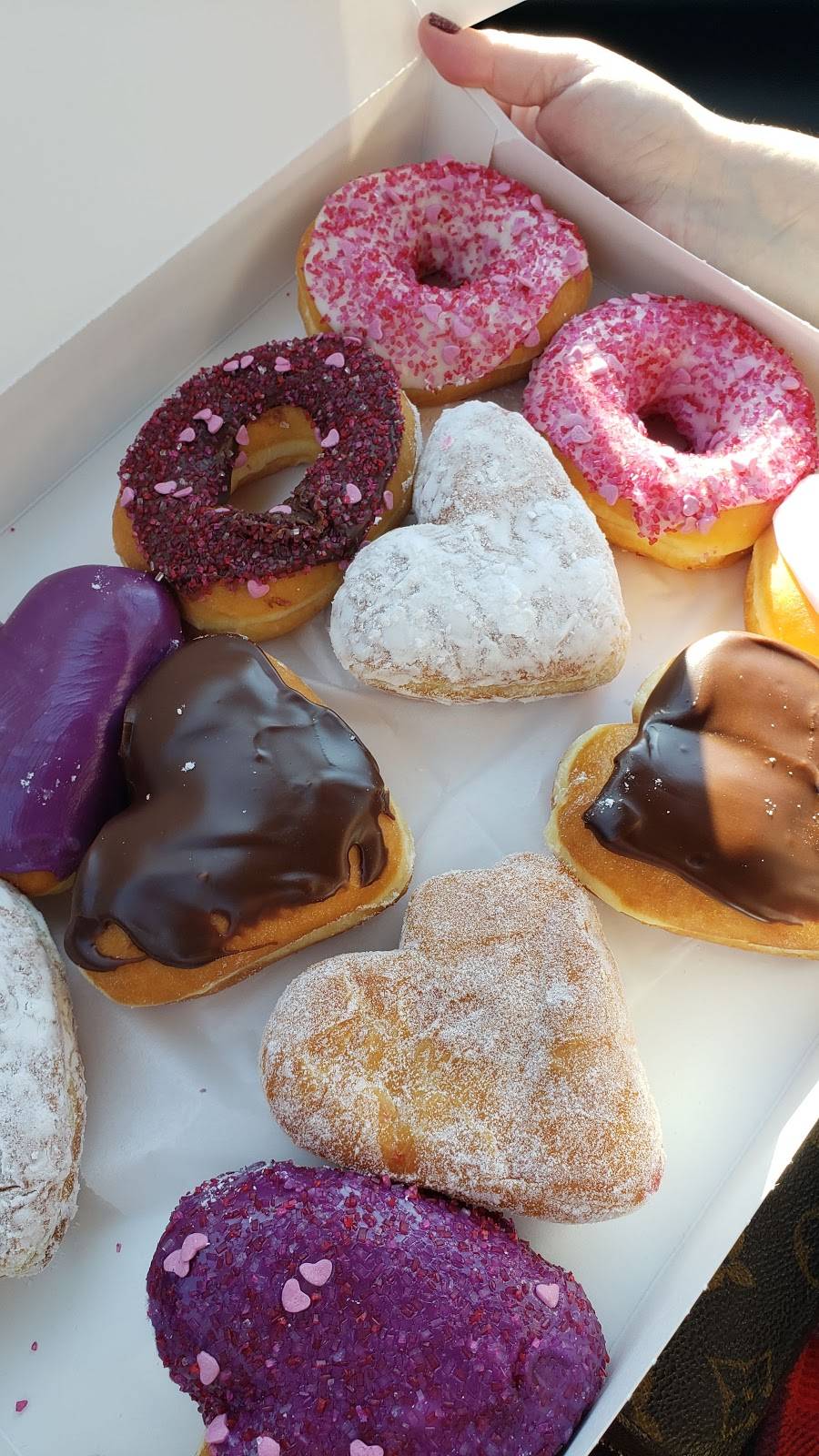 Dunkin | bakery | 3635 Aloma Ave Suite 101, Oviedo, FL 32765, USA | 4076679046 OR +1 407-667-9046