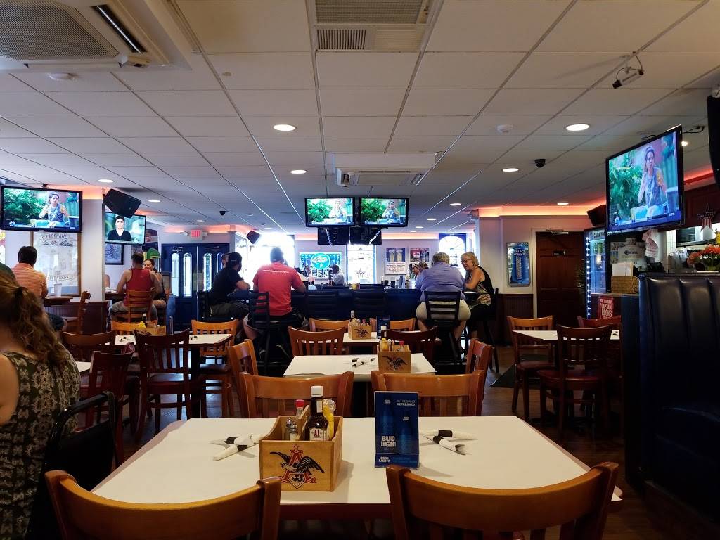 Blue & Gray Bar & Grill | restaurant | 2 Baltimore St, Gettysburg, PA 17325, USA | 7173341999 OR +1 717-334-1999