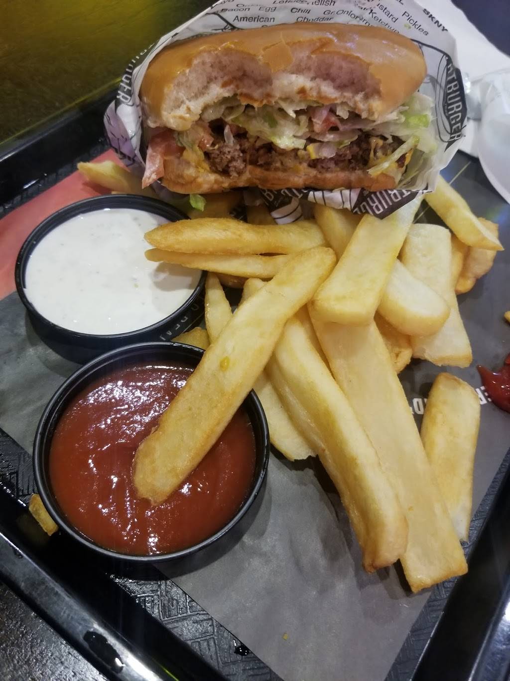 Fatburger | restaurant | 1200 Athens Ave, Lincoln, CA 95648, USA | 9164087777 OR +1 916-408-7777