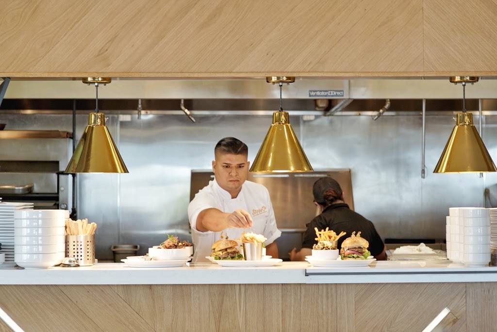 Steve Os Beer Garden | restaurant | 12040 Tierra Este Rd #201, El Paso, TX 79938, USA | 9158573663 OR +1 915-857-3663