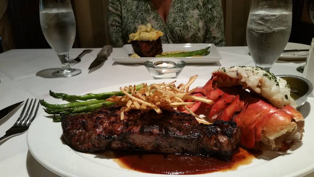 Vallozzis Restaurant | restaurant | 855 Georges Station Rd, Greensburg, PA 15601, USA | 7248367663 OR +1 724-836-7663