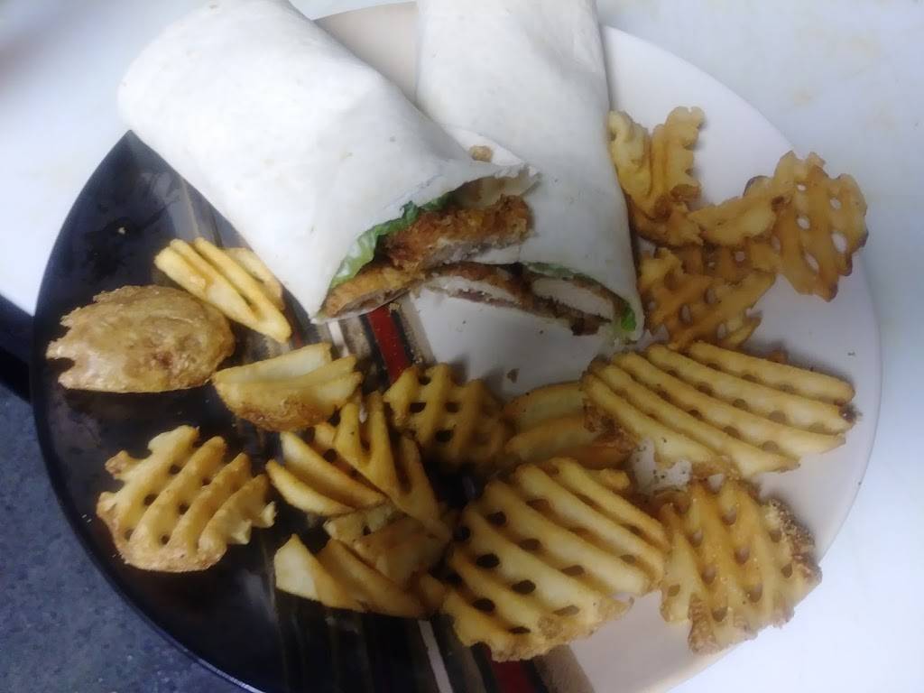 The Dive Inn | restaurant | 275 S Lake Shore Way, Lake Alfred, FL 33850, USA | 8632806860 OR +1 863-280-6860