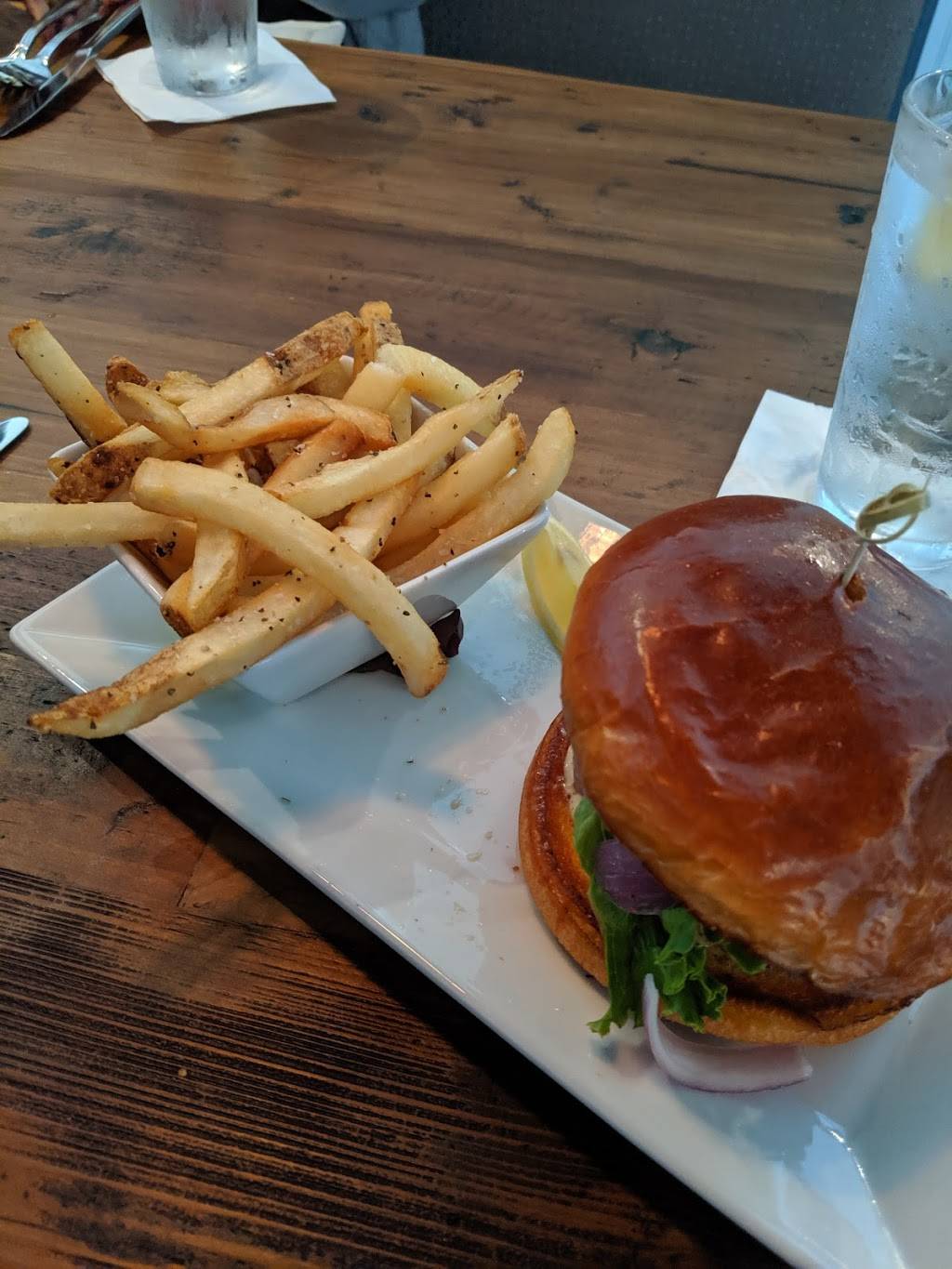 Cape Fear Seafood Company | restaurant | 832 Spring Forest Rd, Raleigh, NC 27609, USA | 9842424600 OR +1 984-242-4600