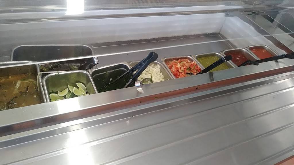 El Nopalito | restaurant | 582 Santa Fe Dr, Encinitas, CA 92024, USA | 7604369206 OR +1 760-436-9206