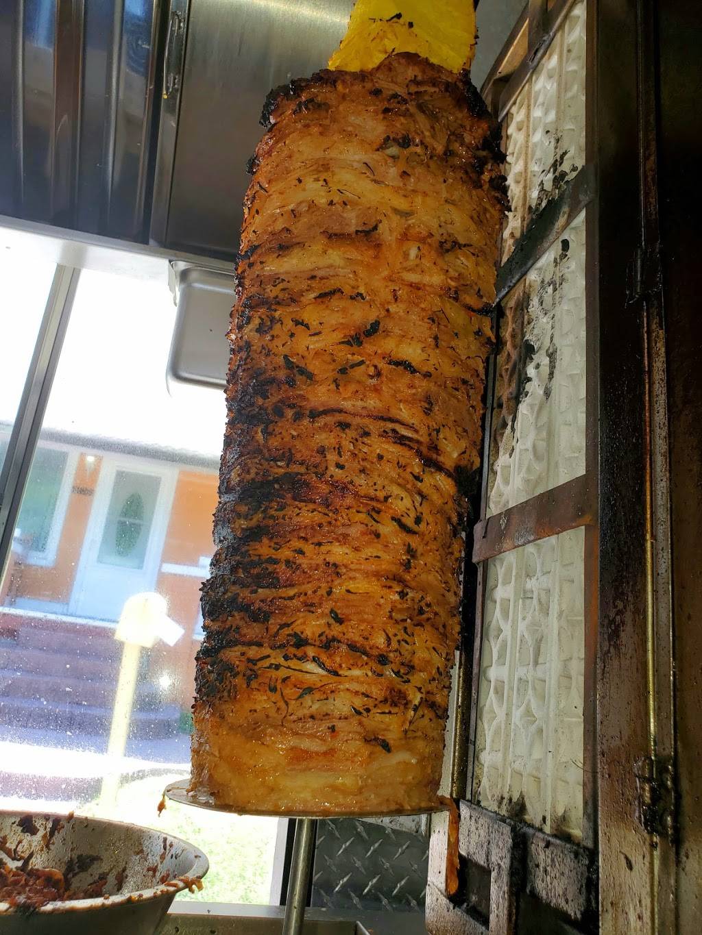 Tacos los tapatios | restaurant | 5175 Renville St, Detroit, MI 48210, USA | 2488439305 OR +1 248-843-9305