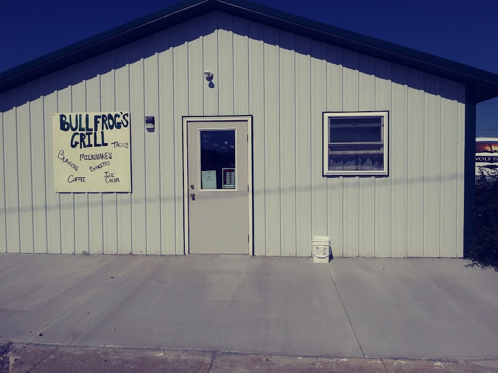 Bullfrogs Grill | restaurant | 100 S Yellowstone Hwy, Glendo, WY 82213, USA | 3077354145 OR +1 307-735-4145