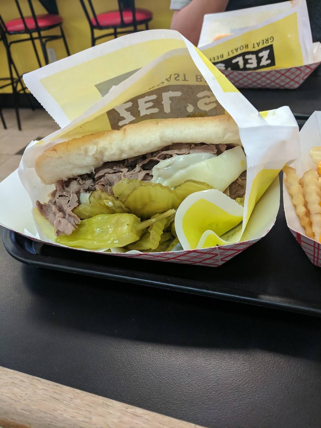 Zels Roast Beef | restaurant | 801 N Main St, Crown Point, IN 46307, USA | 2192269850 OR +1 219-226-9850