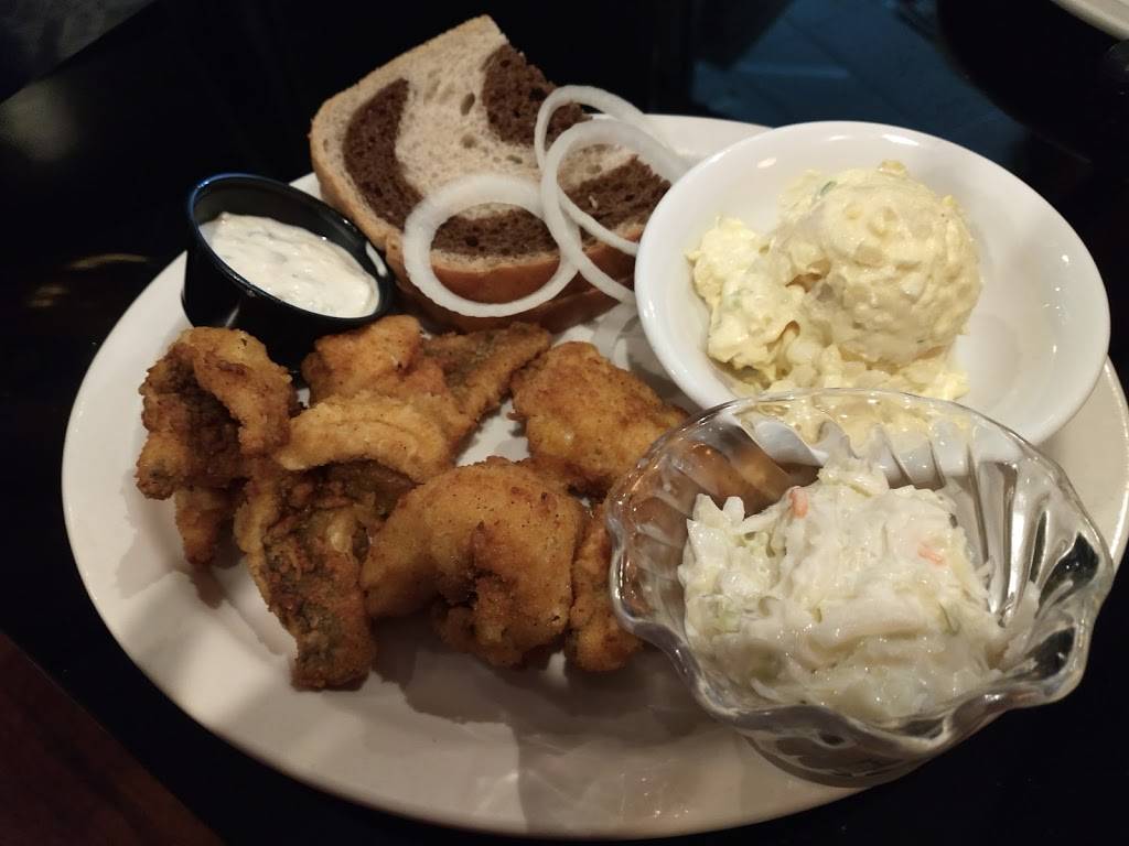 The Village Grille | restaurant | 801 Hoffman Rd, Green Bay, WI 54301, USA | 9203369901 OR +1 920-336-9901