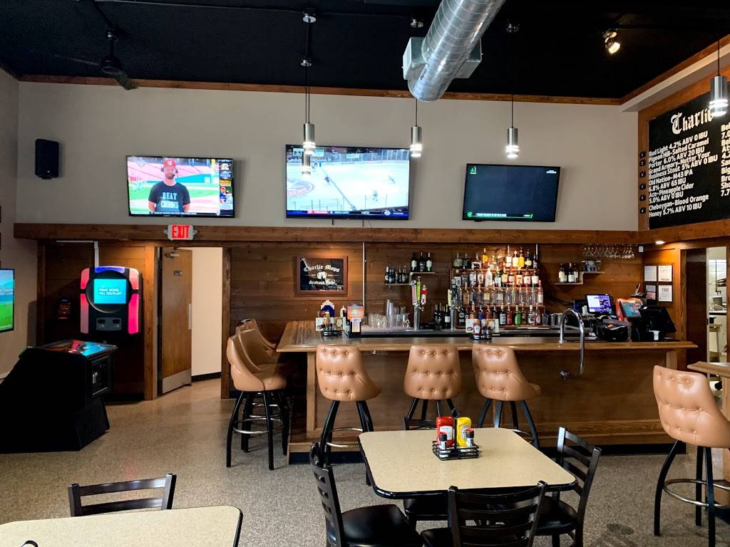 Charlie Mops | restaurant | 8505 Secor Rd, Lambertville, MI 48144, USA | 7345686686 OR +1 734-568-6686