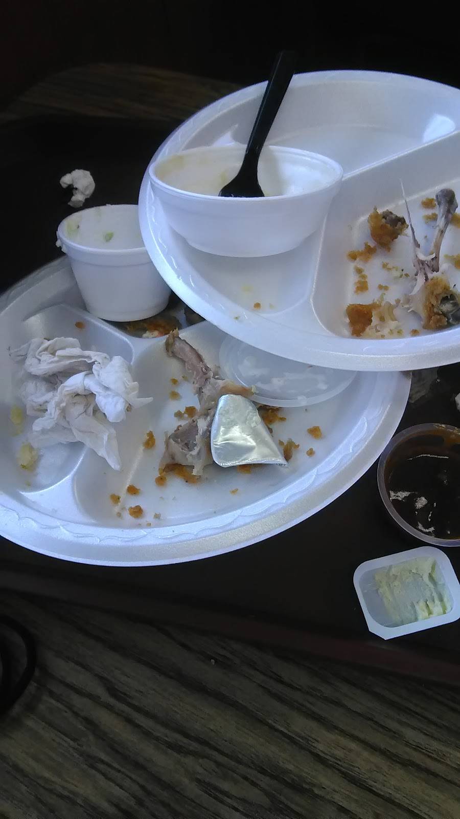 Lees Famous Recipe Chicken | restaurant | 322 E State St, Fremont, OH 43420, USA | 4193349610 OR +1 419-334-9610