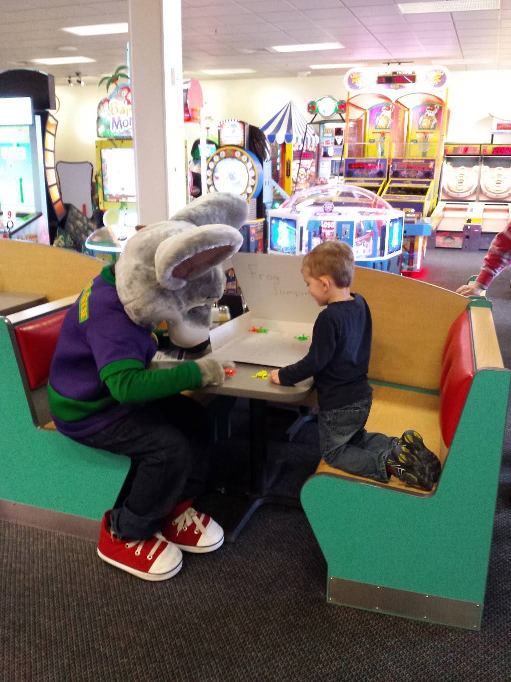 Chuck E. Cheeses | restaurant | 1611 W McGalliard Rd, Muncie, IN 47302, USA | 7652878740 OR +1 765-287-8740