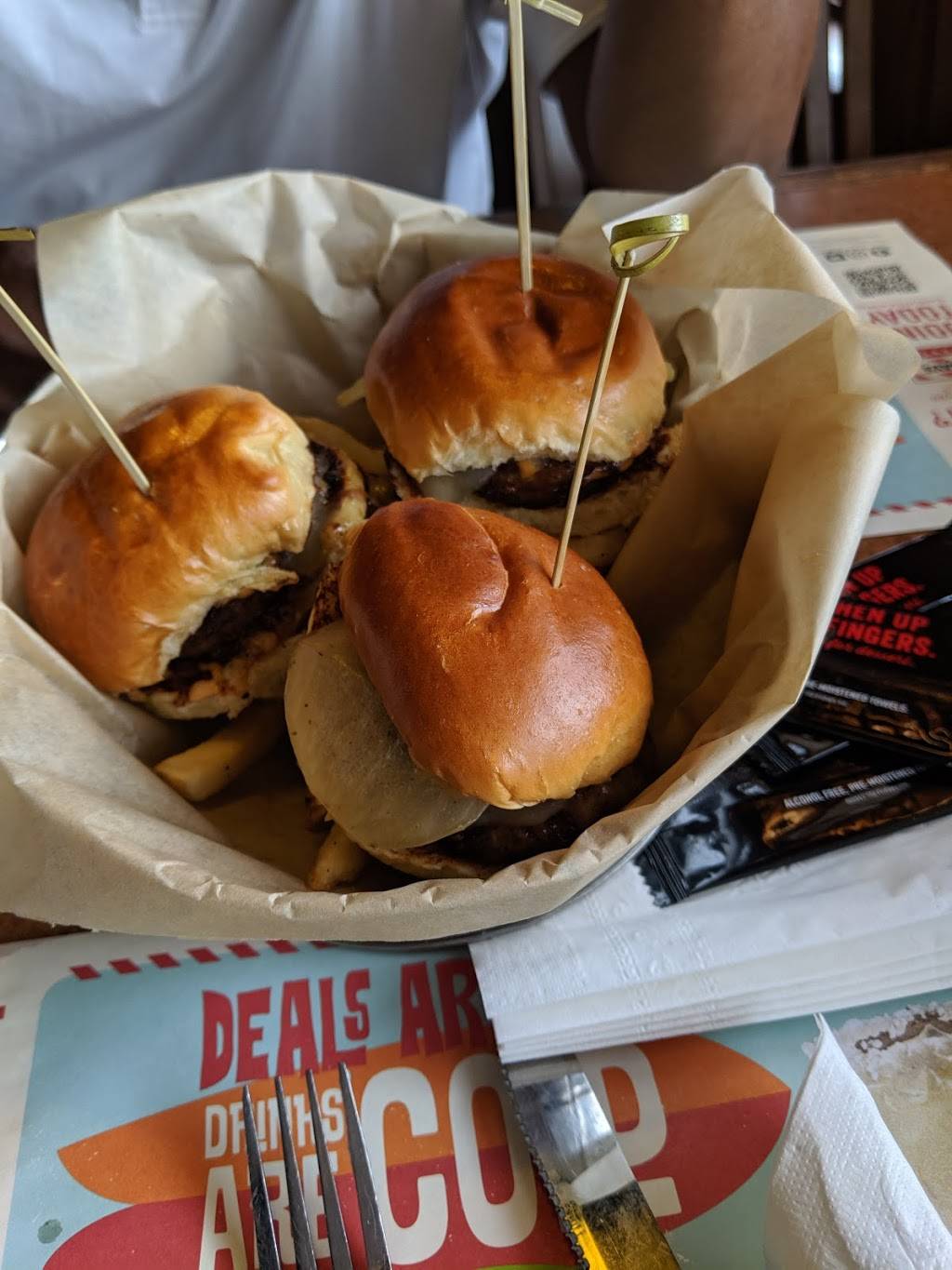 TGI Fridays | restaurant | 2515 W Memorial Rd, Oklahoma City, OK 73134, USA | 4057492515 OR +1 405-749-2515