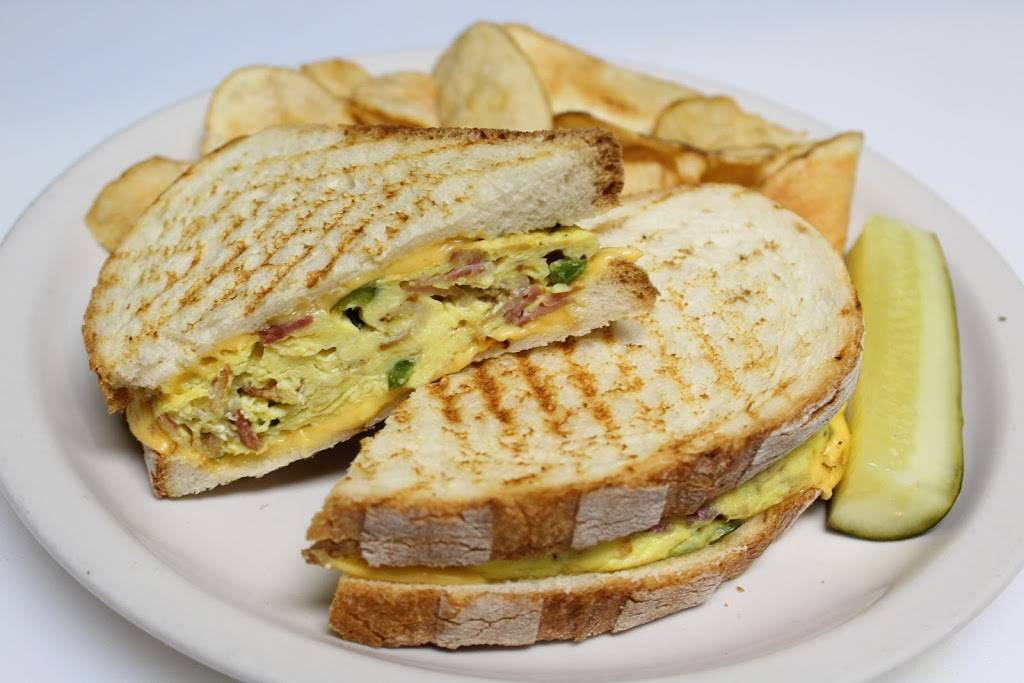 Cousins Pizza Pub | restaurant | 966 W Lake St, Roselle, IL 60172, USA | 6309808181 OR +1 630-980-8181