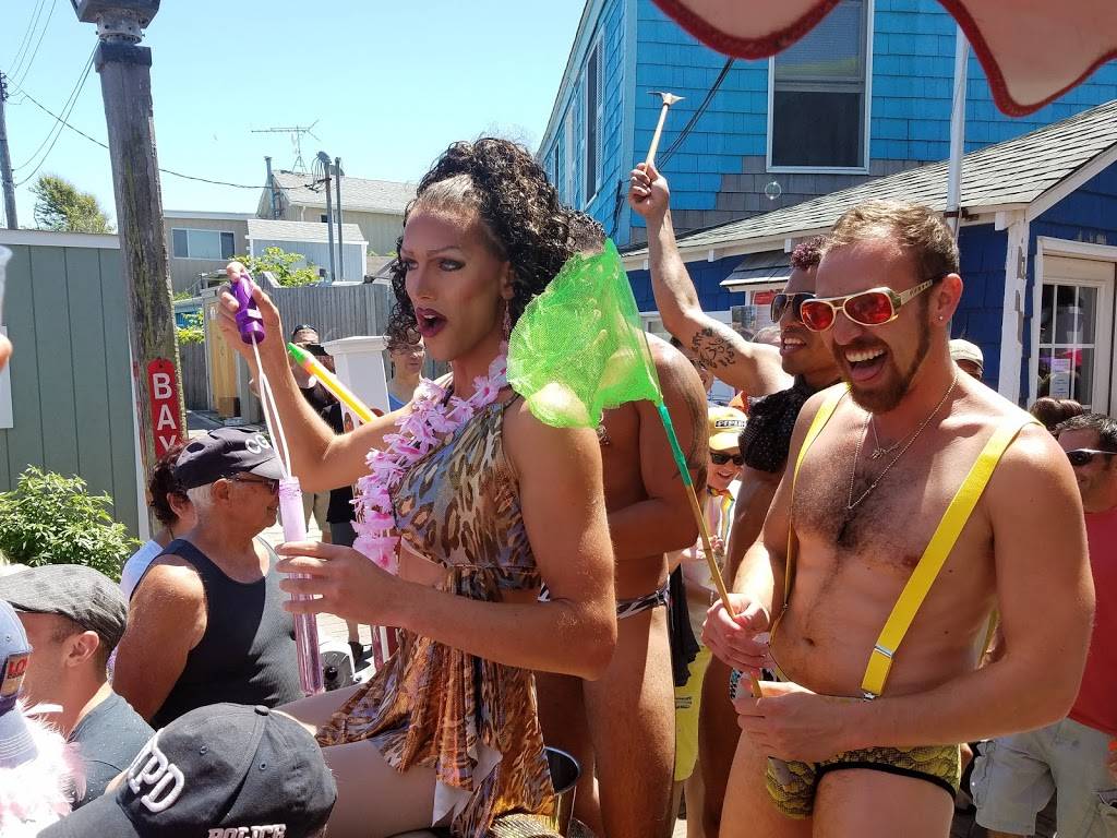 Top of the Bay | restaurant | 159 Dock Walk, Cherry Grove, NY 11782, USA | 6315976028 OR +1 631-597-6028