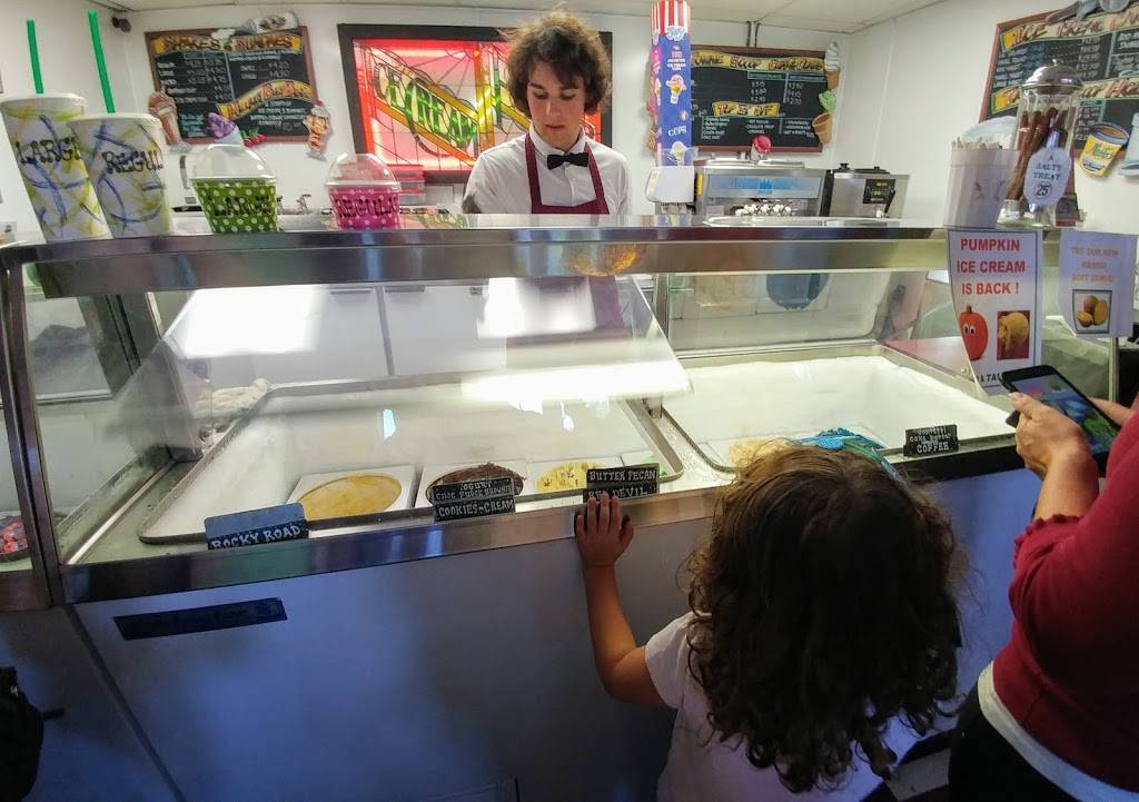 The Towne Scoop | restaurant | 8 Park Pl, Verona, NJ 07044, USA | 9738572667 OR +1 973-857-2667