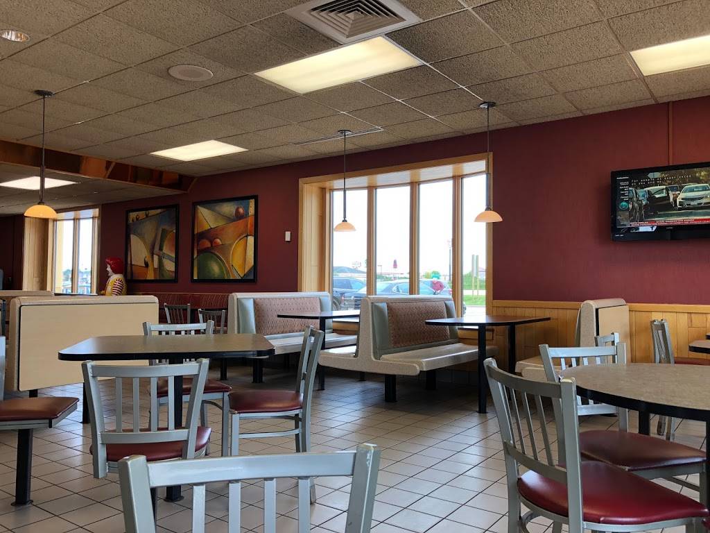 McDonalds | cafe | 2015 N Superior Ave, Tomah, WI 54660, USA | 6083724757 OR +1 608-372-4757