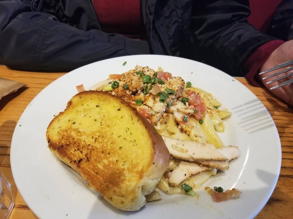 Chilis Grill & Bar | meal takeaway | 3579 Grand Oaks, Corona, CA 92881, USA | 9517347275 OR +1 951-734-7275