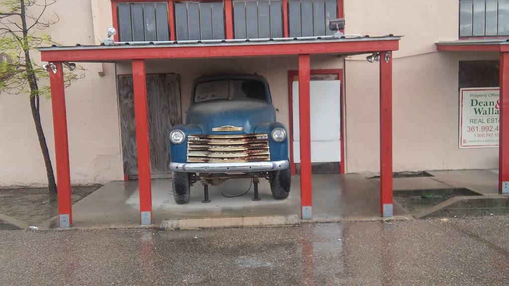 The Original Vallarta Mexican Restaurant | restaurant | 104 E Sinton St, Sinton, TX 78387, USA | 3613641101 OR +1 361-364-1101