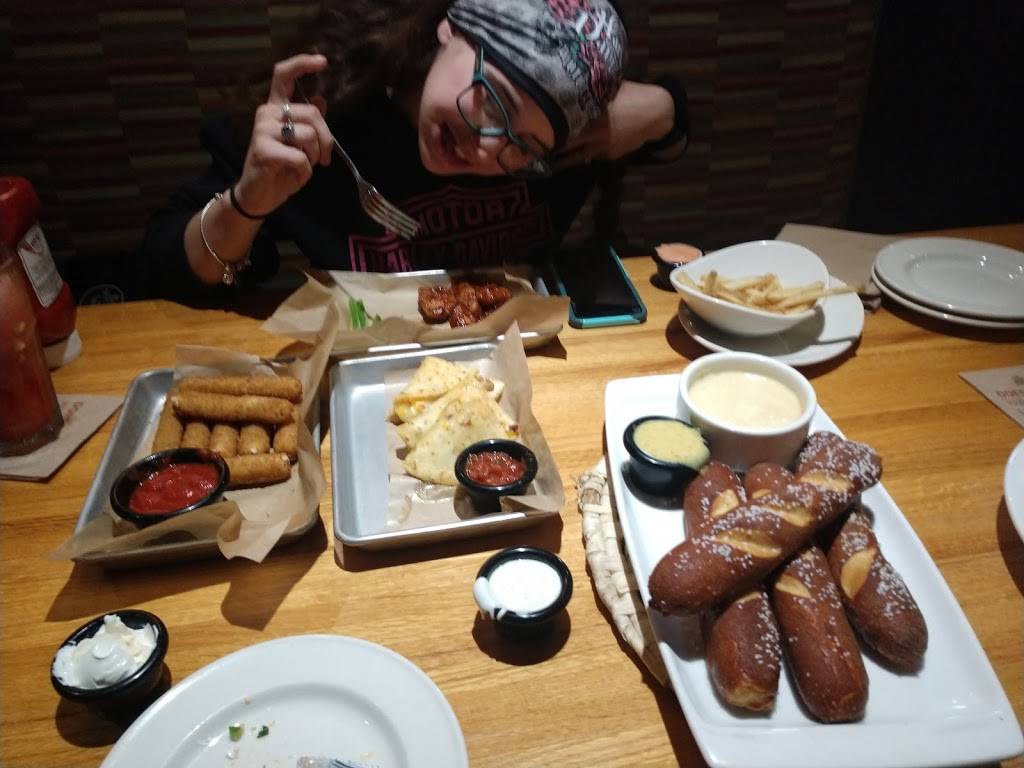 Applebees Grill + Bar | restaurant | 1468 M-32, Alpena, MI 49707, USA | 9893543886 OR +1 989-354-3886